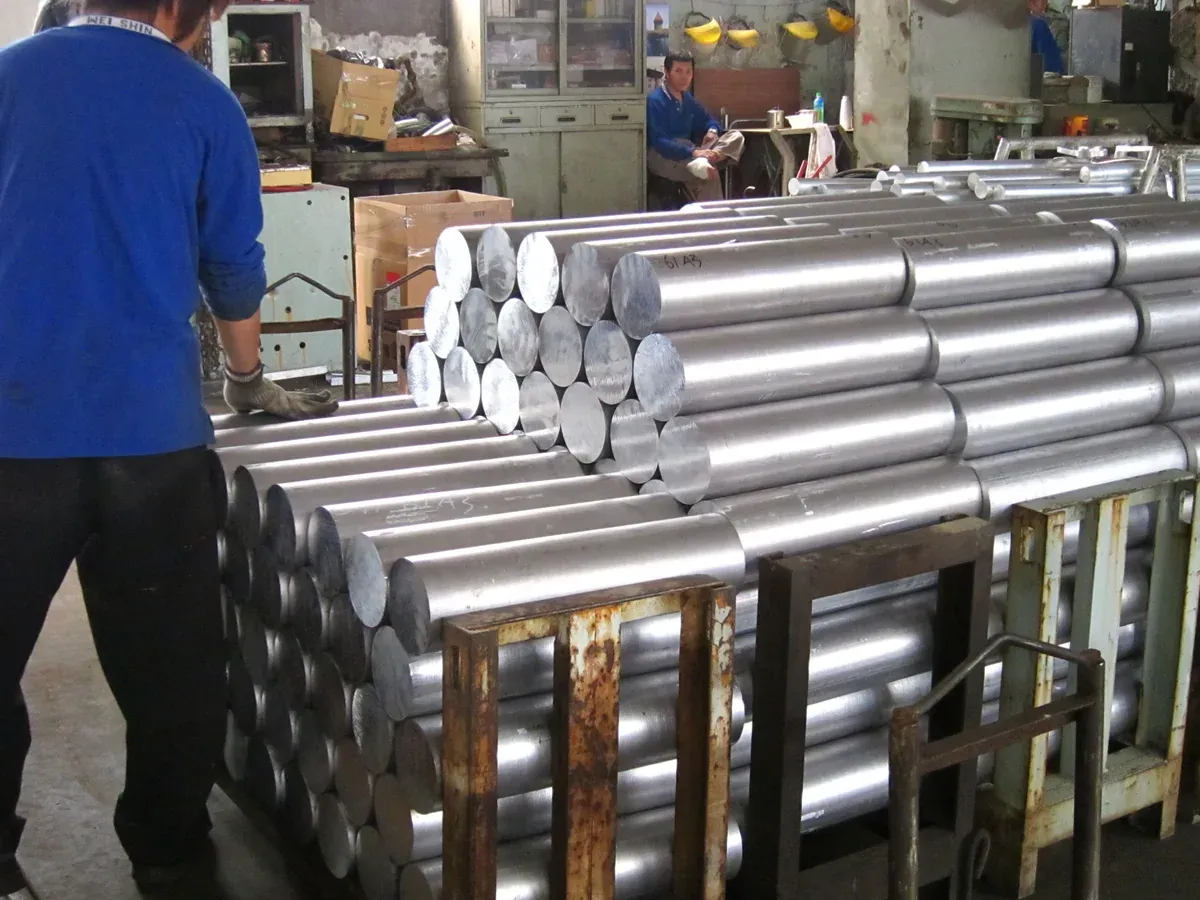 Round forged aluminium blanks and discs before machining